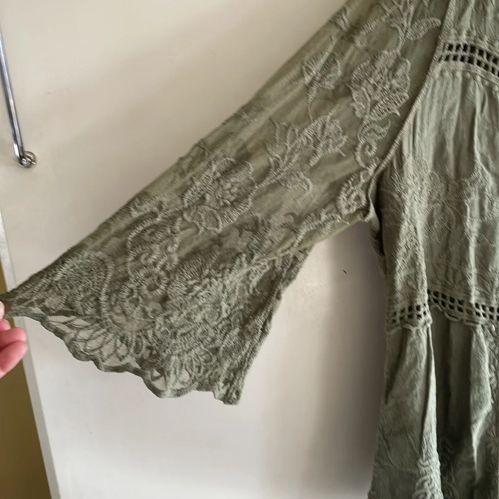 Woman Beautiful Cotton Top - Picture 2 of 4